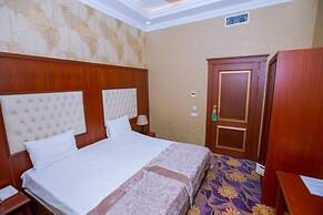 Clover Hotel