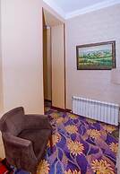 Clover Hotel