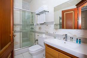 Clover Hotel