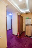 Clover Hotel