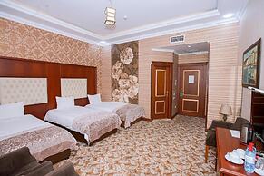Clover Hotel