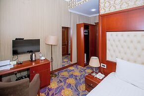 Clover Hotel