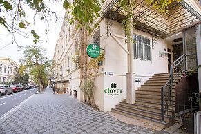 Clover Hotel