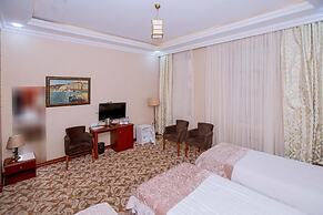 Clover Hotel