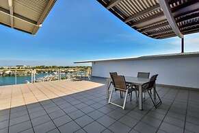 Zen Marina Rooftop Huge Balcony BBQ Sunsets