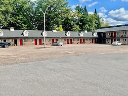 Rocky Mountain Lodge & Suites