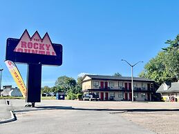 Rocky Mountain Lodge & Suites