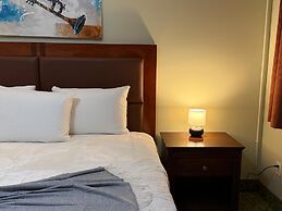 Rocky Mountain Lodge & Suites