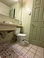 Rocky Mountain Lodge & Suites