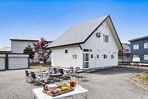 THE VILLAGE 1001