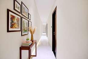 Fabhotel Majestic Crest