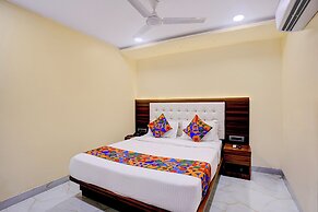 Fabhotel Majestic Crest