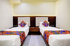 Fabhotel Majestic Crest