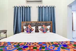 Fabhotel Adhiraj Inn