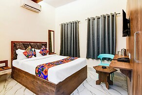 Fabhotel Adhiraj Inn
