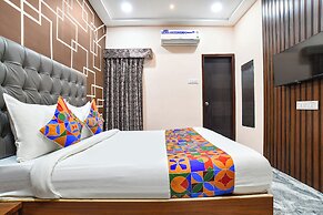 Fabhotel Kamari Inn