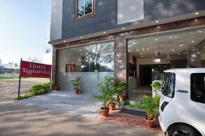 Fabhotel Kamari Inn