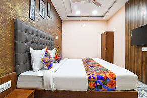Fabhotel Kamari Inn