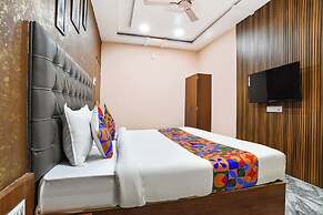 Fabhotel Kamari Inn