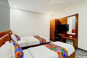 Fabhotel Ecr’S Royal Elite