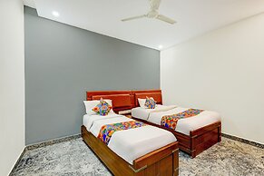 Fabhotel Ecr’S Royal Elite