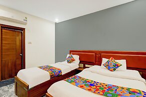 Fabhotel Ecr’S Royal Elite