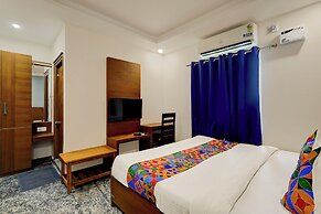 Fabhotel Ecr’S Royal Elite