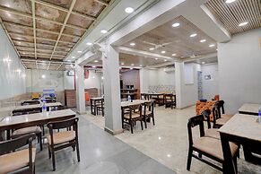 Fabhotel Aliza