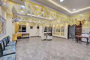 Fabhotel Aliza