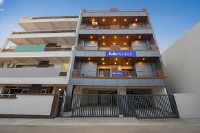 Fabhotel City Charm