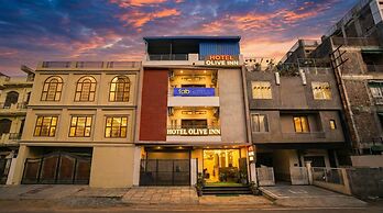 Fabhotel Olive Inn