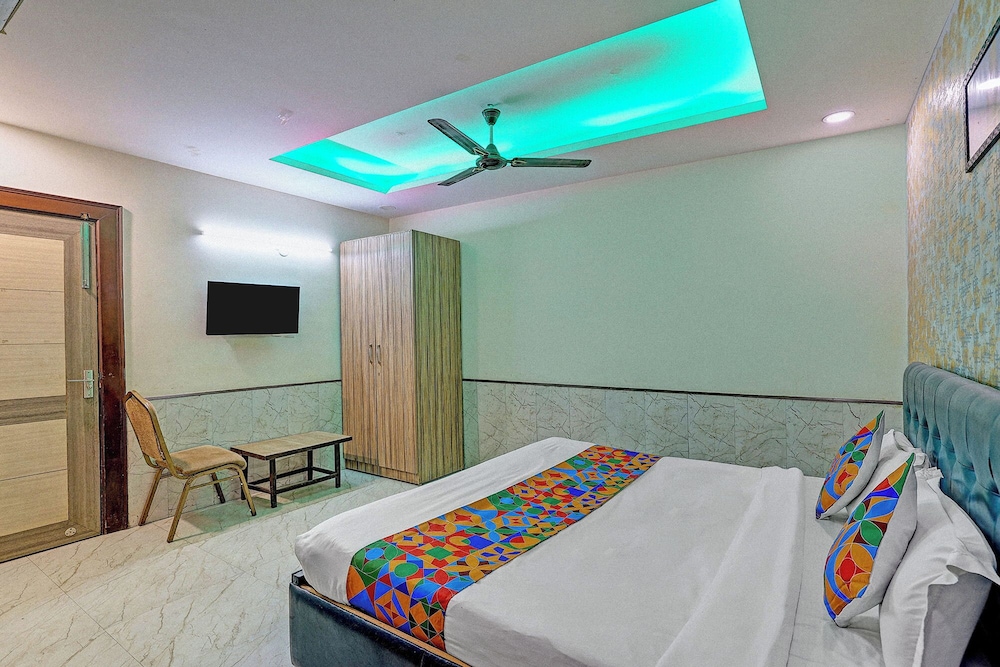 Fabhotel Redisston