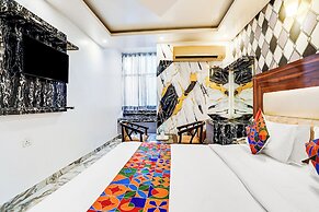 Fabhotel Raj Niwas