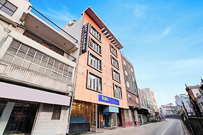 Fabhotel Raj Niwas