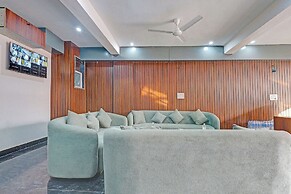 FabHotel Premier Stays - 800m from Artemis Hospitals Gurgaon