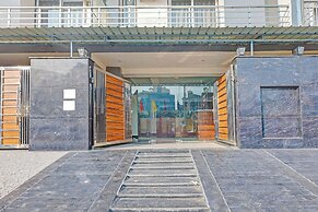 FabHotel Premier Stays - 800m from Artemis Hospitals Gurgaon
