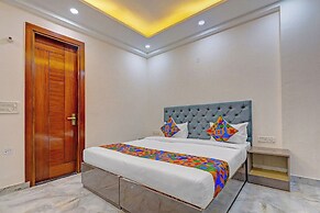 FabHotel Premier Stays - 800m from Artemis Hospitals Gurgaon