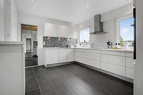 Renovated House Located on Skolebakken 60
