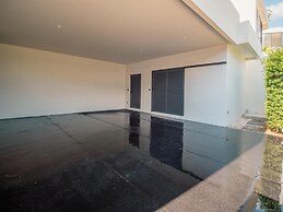 Elegant Aileen 3 Bedroom Pool Villa Naithon