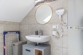 Elegant 2BR 1LR Modern Apt Donaustadt