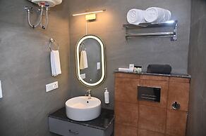 AARUSH HOTEL & RESORT
