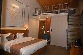 AARUSH HOTEL & RESORT