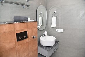 AARUSH HOTEL & RESORT
