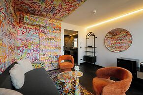 Supper boutique suites