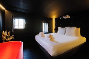 Supper boutique suites