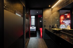 Supper boutique suites