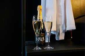 Supper boutique suites