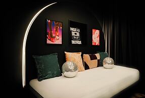 Supper boutique suites