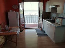Comfy Studio With Pool Access