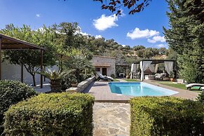 Maratho Villa - With Private Pool